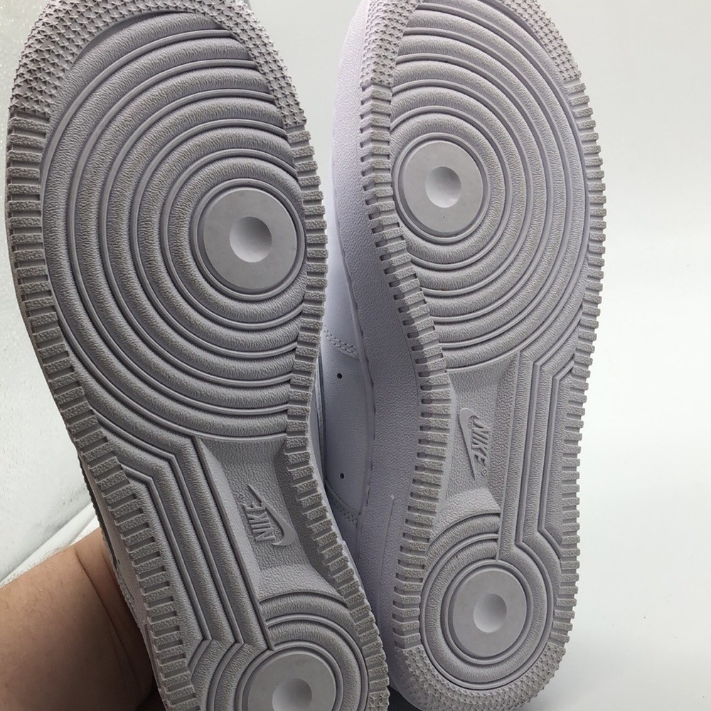 Men’s Nike AF1 ‘07 CW2288-111 USED Size 8.5 - Picture 9 of 16